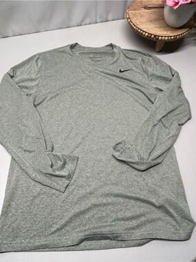 Nike Long Sleeve Heather Light Gray Performance Tee